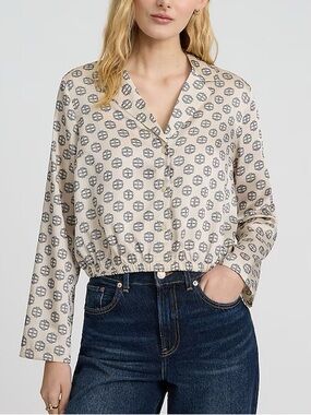 Express Satin Printed Long Sleeve Elastic Waist Cropped Shirt